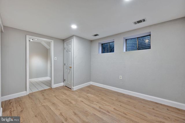 8069 POWDERBROOK LN, Springfield, VA 22153