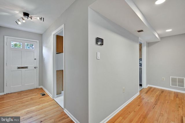 8069 POWDERBROOK LN, Springfield, VA 22153