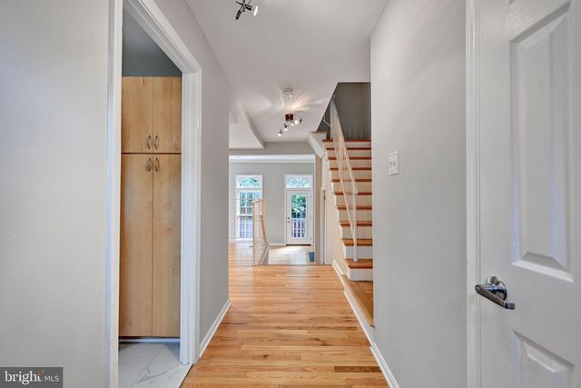 8069 POWDERBROOK LN, Springfield, VA 22153