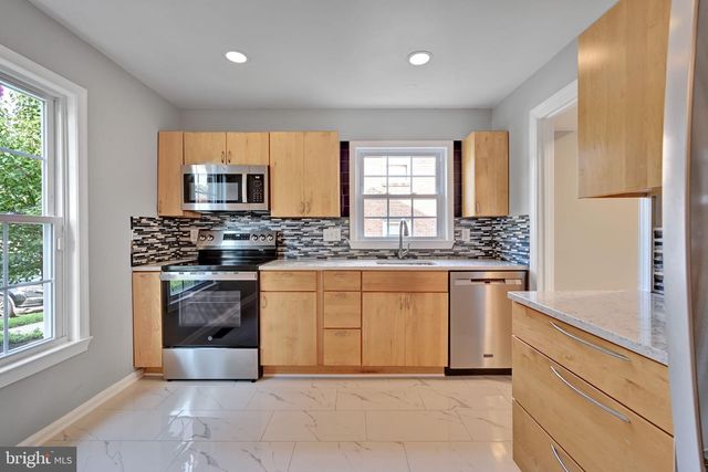 8069 POWDERBROOK LN, Springfield, VA 22153