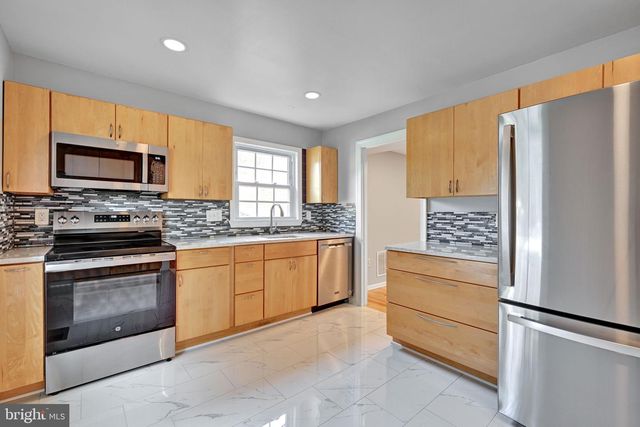 8069 POWDERBROOK LN, Springfield, VA 22153