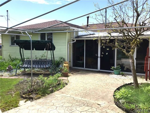 79 Winkler Drive, Tonawanda, NY 14150