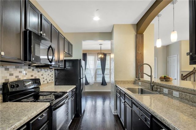 50 Transit LN, Newport News, VA 23601