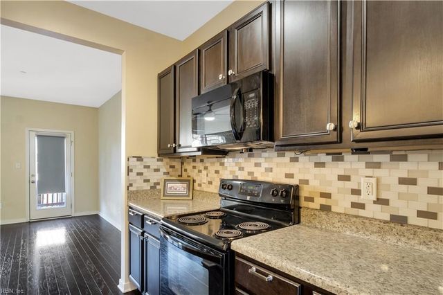 50 Transit LN, Newport News, VA 23601