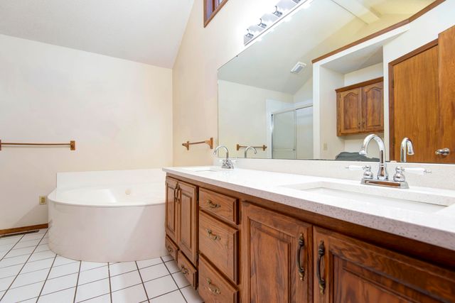 4103 E Crighton Place, Springfield, MO 65809