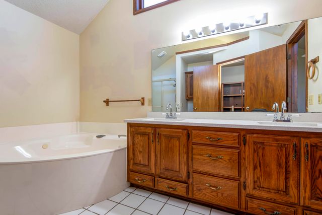 4103 E Crighton Place, Springfield, MO 65809