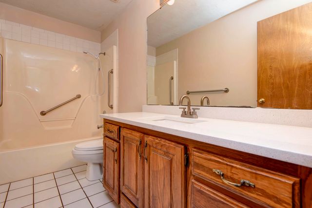 4103 E Crighton Place, Springfield, MO 65809