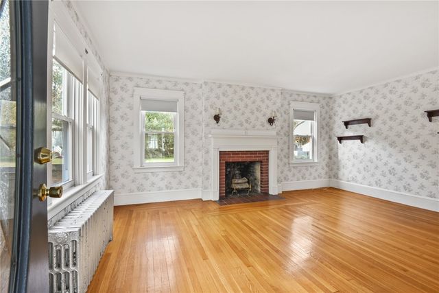 69 Lyall Avenue, Warwick, RI 02889