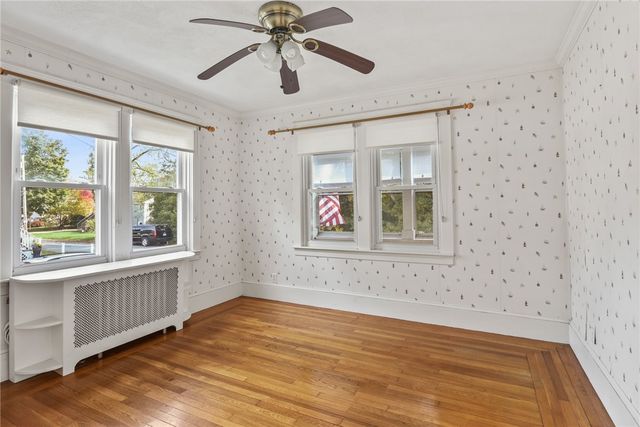 69 Lyall Avenue, Warwick, RI 02889