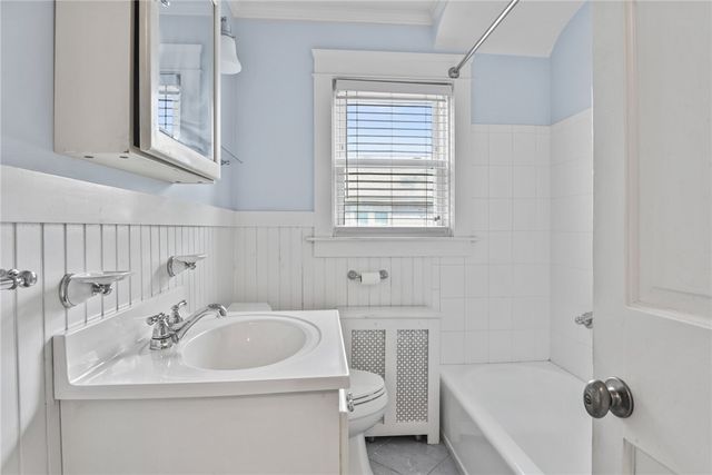 69 Lyall Avenue, Warwick, RI 02889