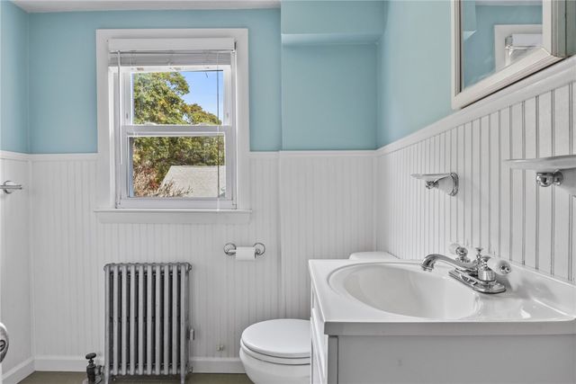 69 Lyall Avenue, Warwick, RI 02889