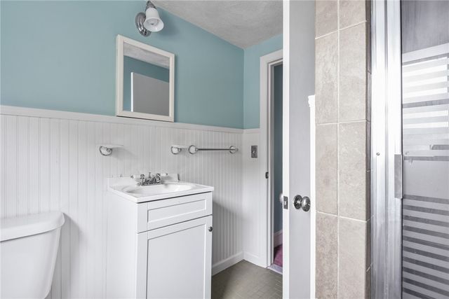 69 Lyall Avenue, Warwick, RI 02889