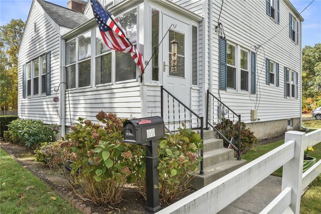 69 Lyall Avenue, Warwick, RI 02889