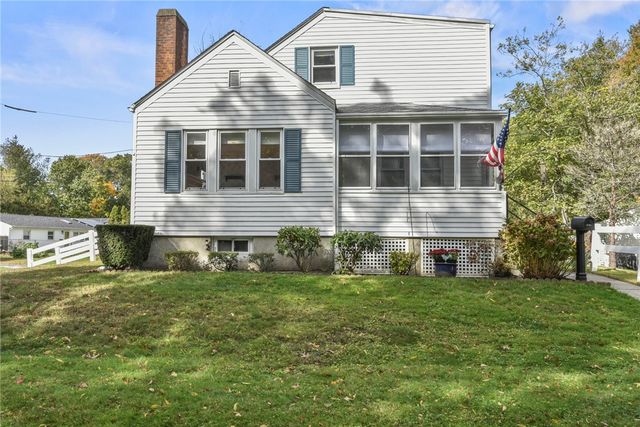 69 Lyall Avenue, Warwick, RI 02889
