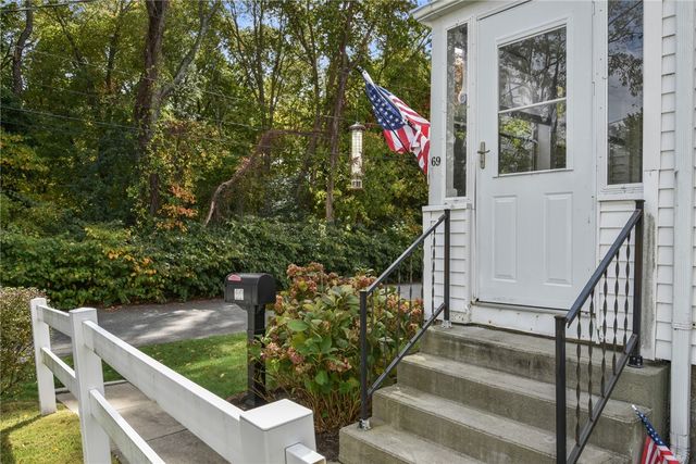 69 Lyall Avenue, Warwick, RI 02889