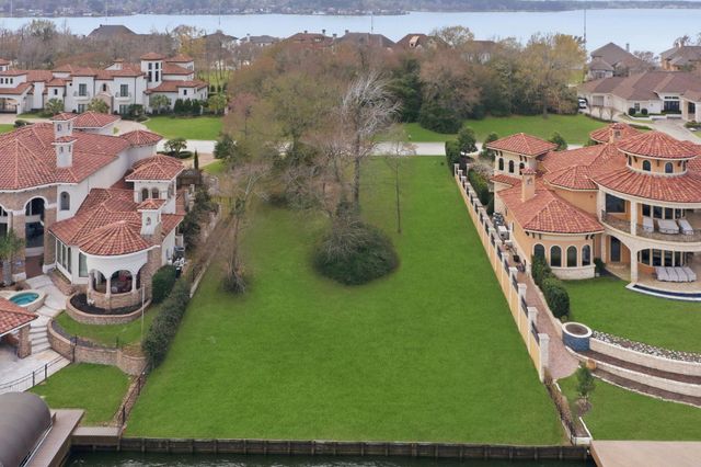 59 Benthaven E, Montgomery, TX 77356