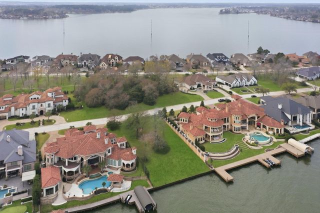 59 Benthaven E, Montgomery, TX 77356