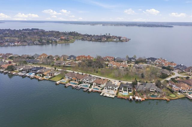 59 Benthaven E, Montgomery, TX 77356