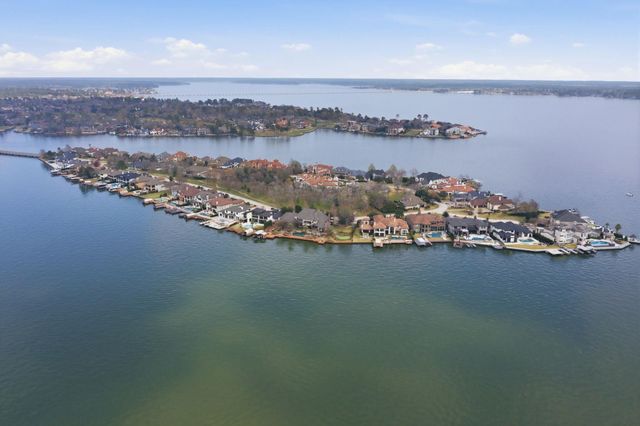 59 Benthaven E, Montgomery, TX 77356