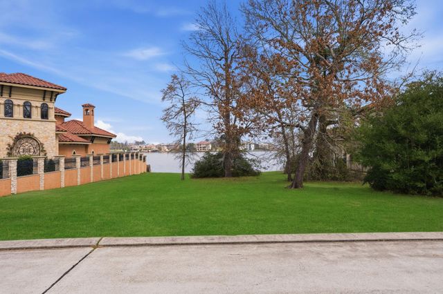 59 Benthaven E, Montgomery, TX 77356