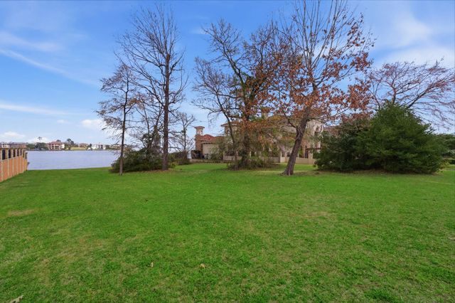 59 Benthaven E, Montgomery, TX 77356