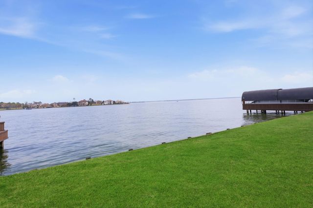 59 Benthaven E, Montgomery, TX 77356