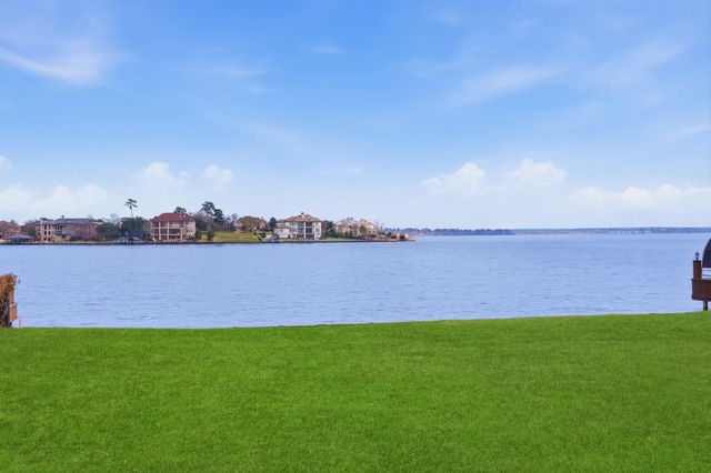 59 Benthaven E, Montgomery, TX 77356