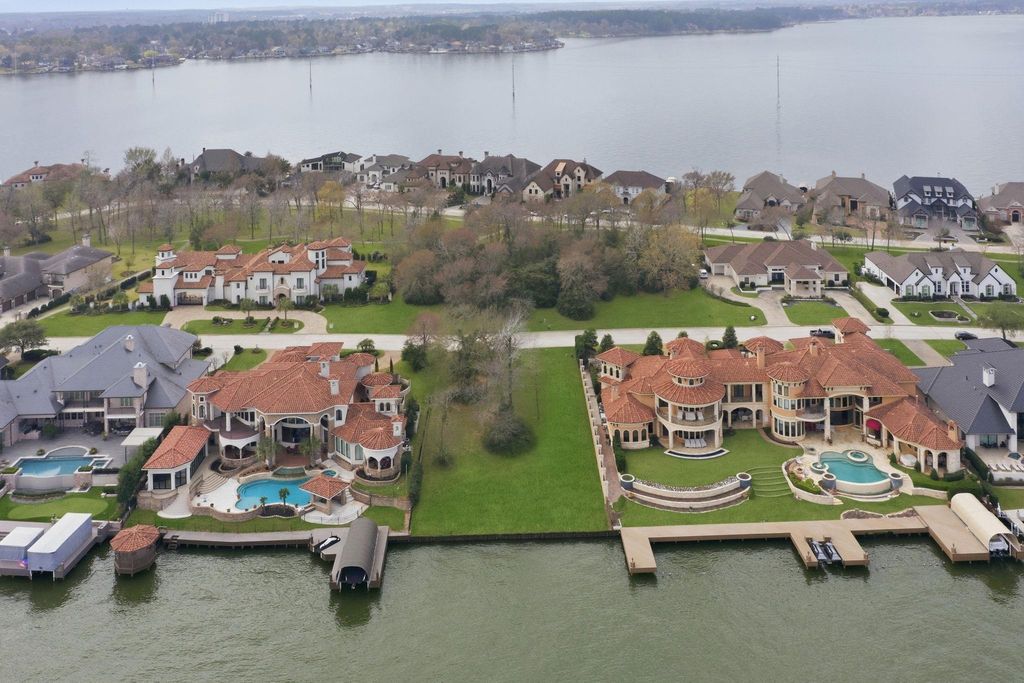 59 Benthaven E, Montgomery, TX 77356