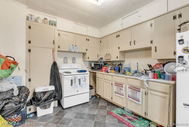 1825 16th Street, Port Huron, MI 48060