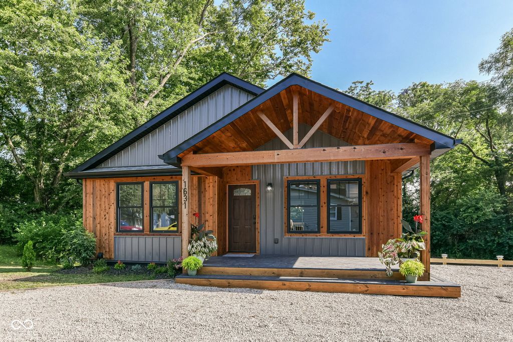 1631 Kentucky Avenue, Columbus, IN 47201