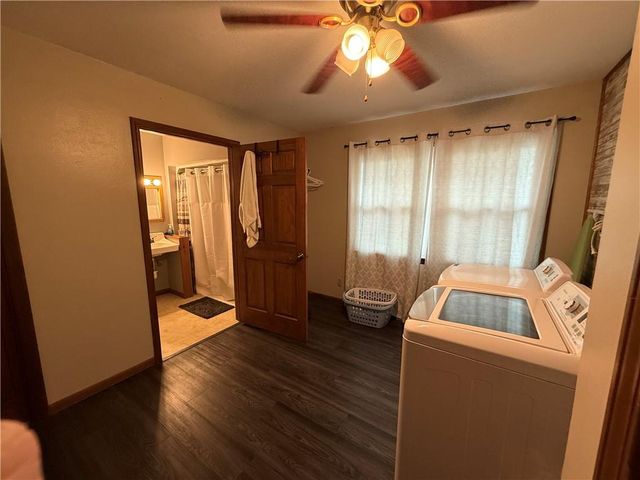 402 Minnetare Lane, Hiawatha, KS 66434