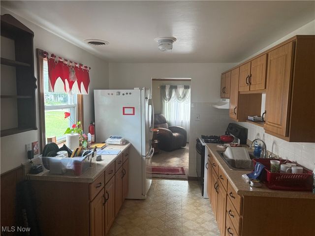 161 N Roanoke Avenue, Austintown, OH 44515