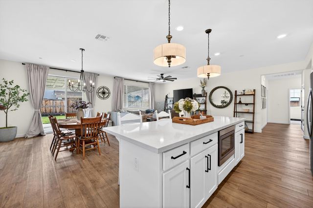 1113 Asher Leaf Dr, Lincoln, CA 95648