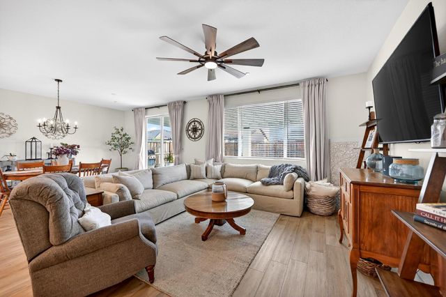 1113 Asher Leaf Dr, Lincoln, CA 95648