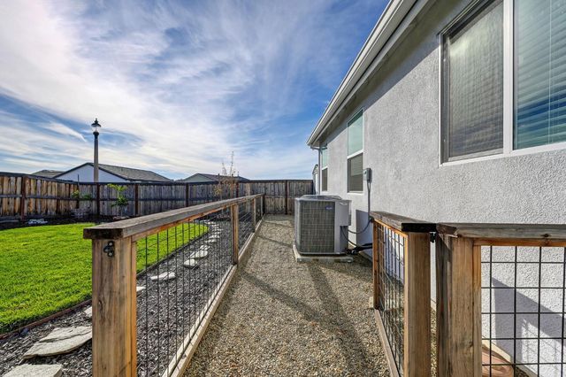 1113 Asher Leaf Dr, Lincoln, CA 95648