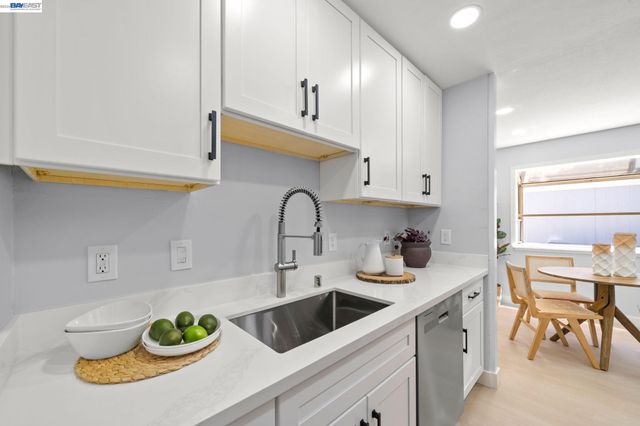 40130 Santa Teresa Cmn, Fremont, CA 94539
