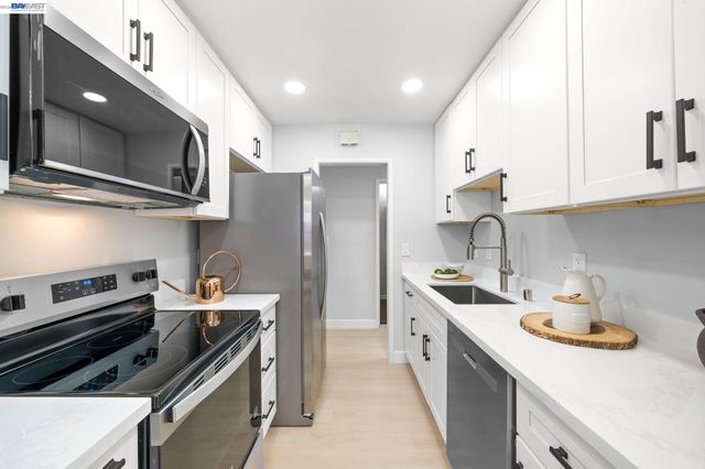 40130 Santa Teresa Cmn, Fremont, CA 94539
