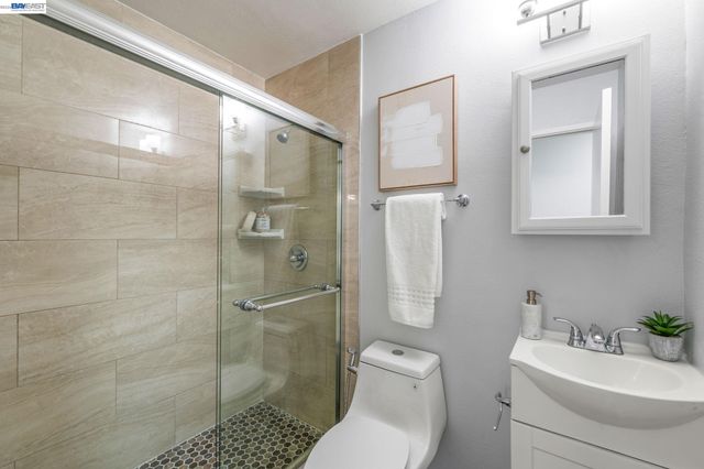 40130 Santa Teresa Cmn, Fremont, CA 94539
