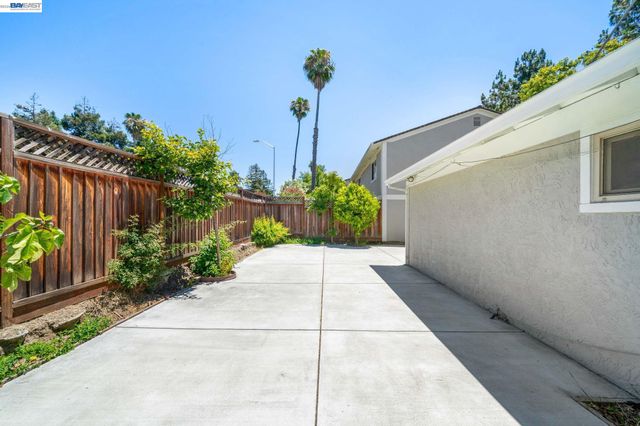 40130 Santa Teresa Cmn, Fremont, CA 94539