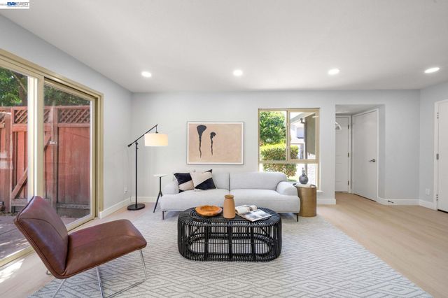 40130 Santa Teresa Cmn, Fremont, CA 94539