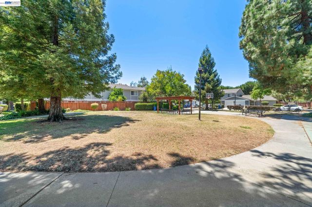 40130 Santa Teresa Cmn, Fremont, CA 94539