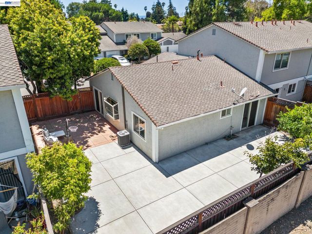 40130 Santa Teresa Cmn, Fremont, CA 94539
