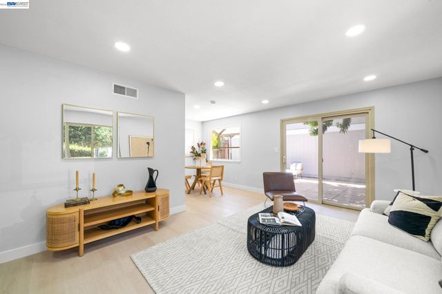 40130 Santa Teresa Cmn, Fremont, CA 94539