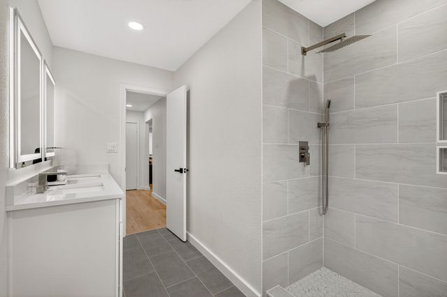 425 Ten Mile Drive, Desoto, TX 75115