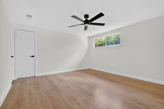 425 Ten Mile Drive, Desoto, TX 75115