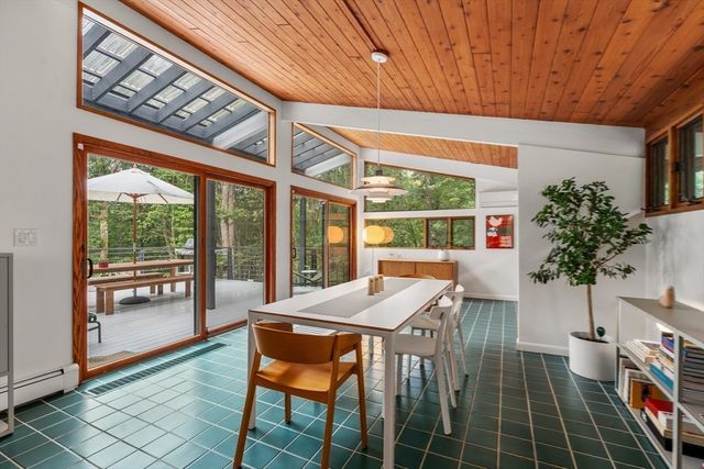 43 Willowdale Rd, Topsfield, MA 01983