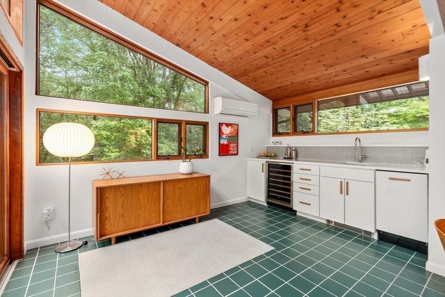 43 Willowdale Rd, Topsfield, MA 01983