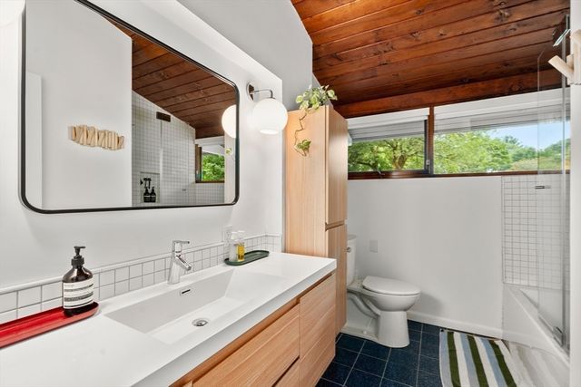 43 Willowdale Rd, Topsfield, MA 01983