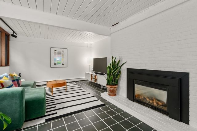 43 Willowdale Rd, Topsfield, MA 01983