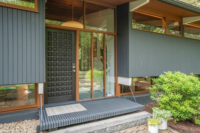 43 Willowdale Rd, Topsfield, MA 01983